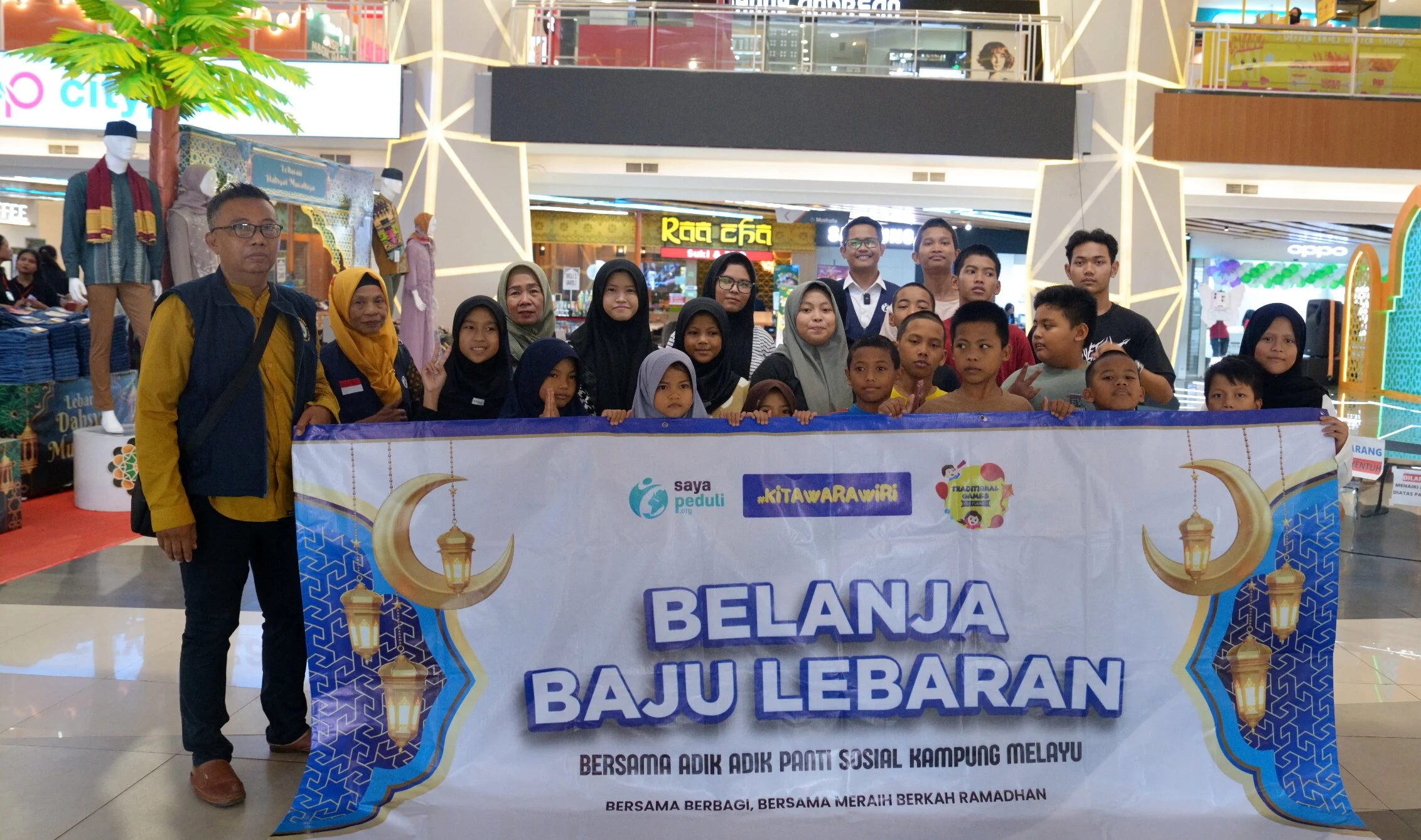 Foto 8 dari album Belanja Lebaran Bareng Yatim Piatu 2025